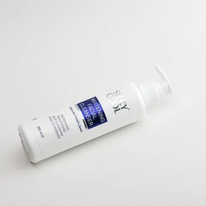 Silky Cool Whitening Facial Cleanser 250 ML